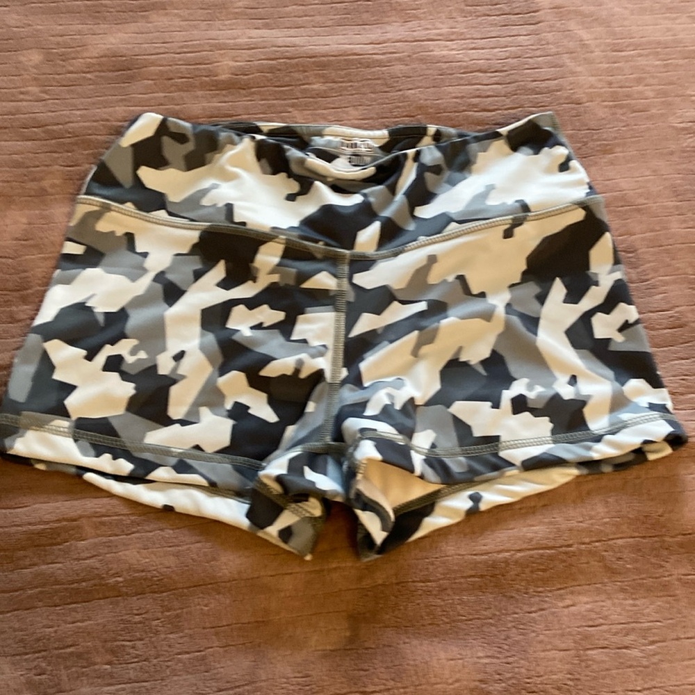 Barbell cartel booty shorts size medium